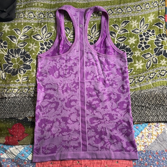 LULULEMON ATHLETICA purple patterned tank in great condition! - Picture 3 of 5